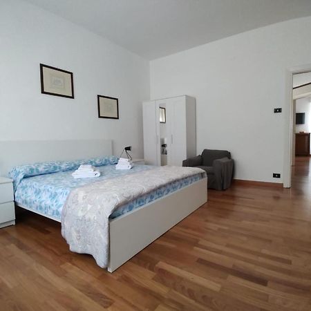 Apartamento Nel Mezzo Del Cammin Bríndisi Exterior foto